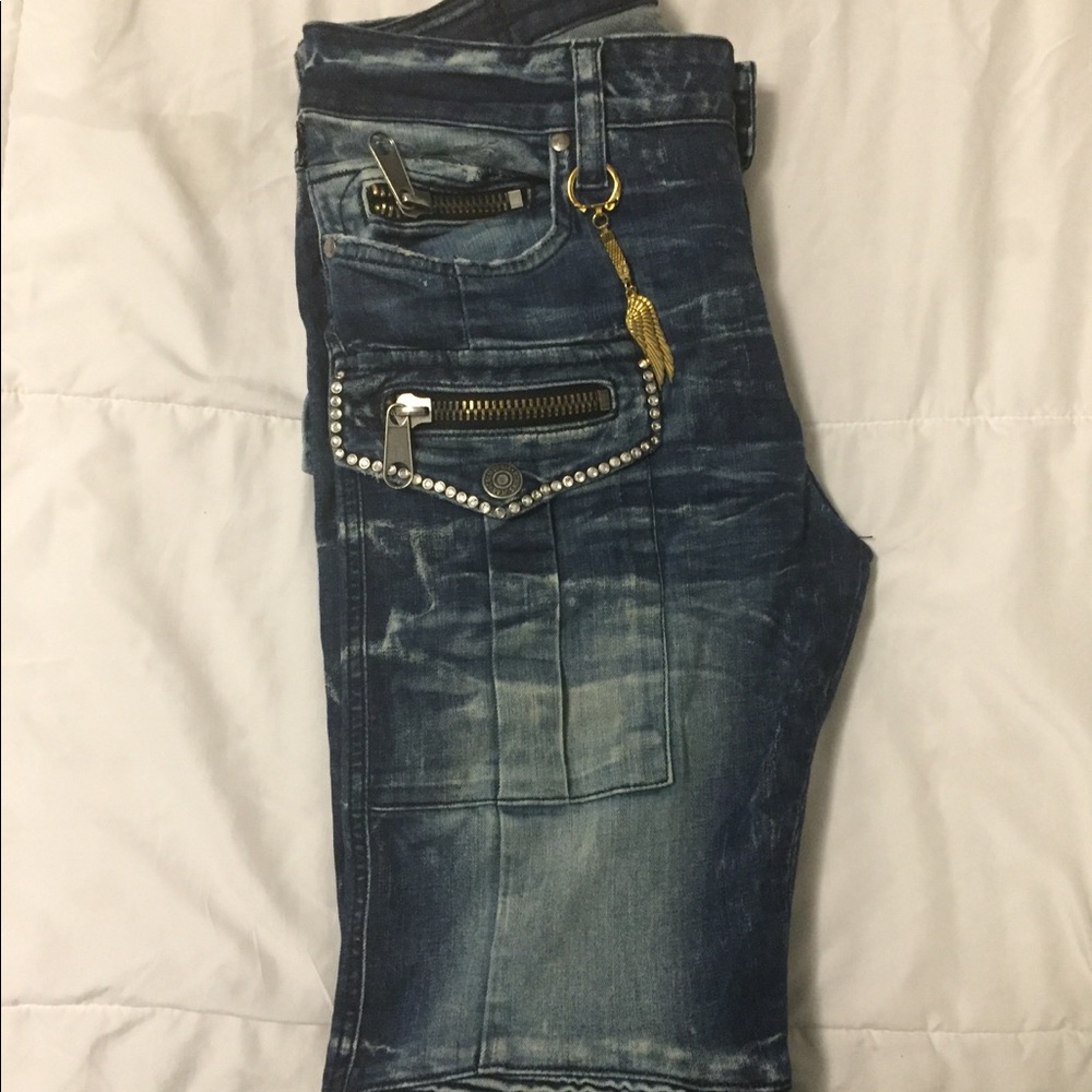 Robins Jeans - Picture 2 of 3